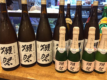 飲み方のご提案や飲み比べサービスも